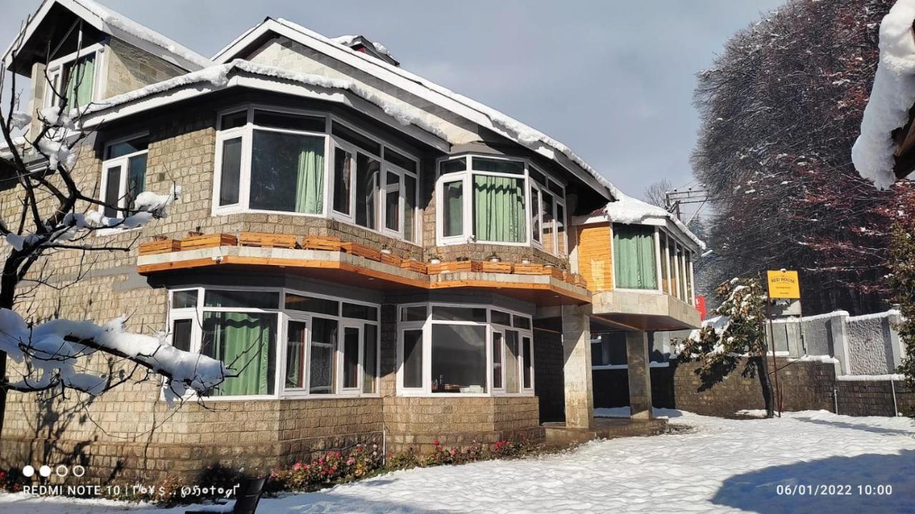 The Red House, Manali